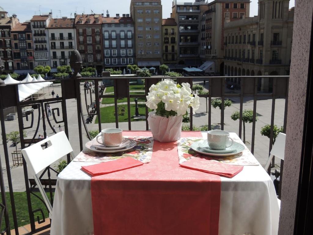 Apartamento Plaza Castillo Appartement Pamplona Buitenkant foto