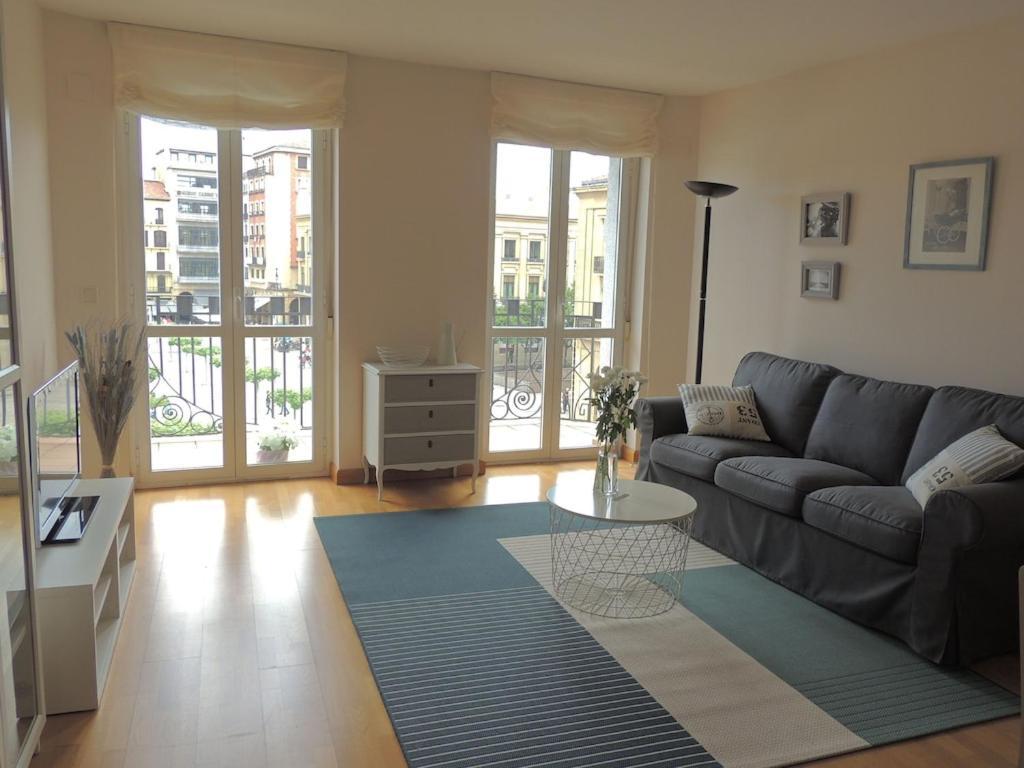 Apartamento Plaza Castillo Appartement Pamplona Buitenkant foto